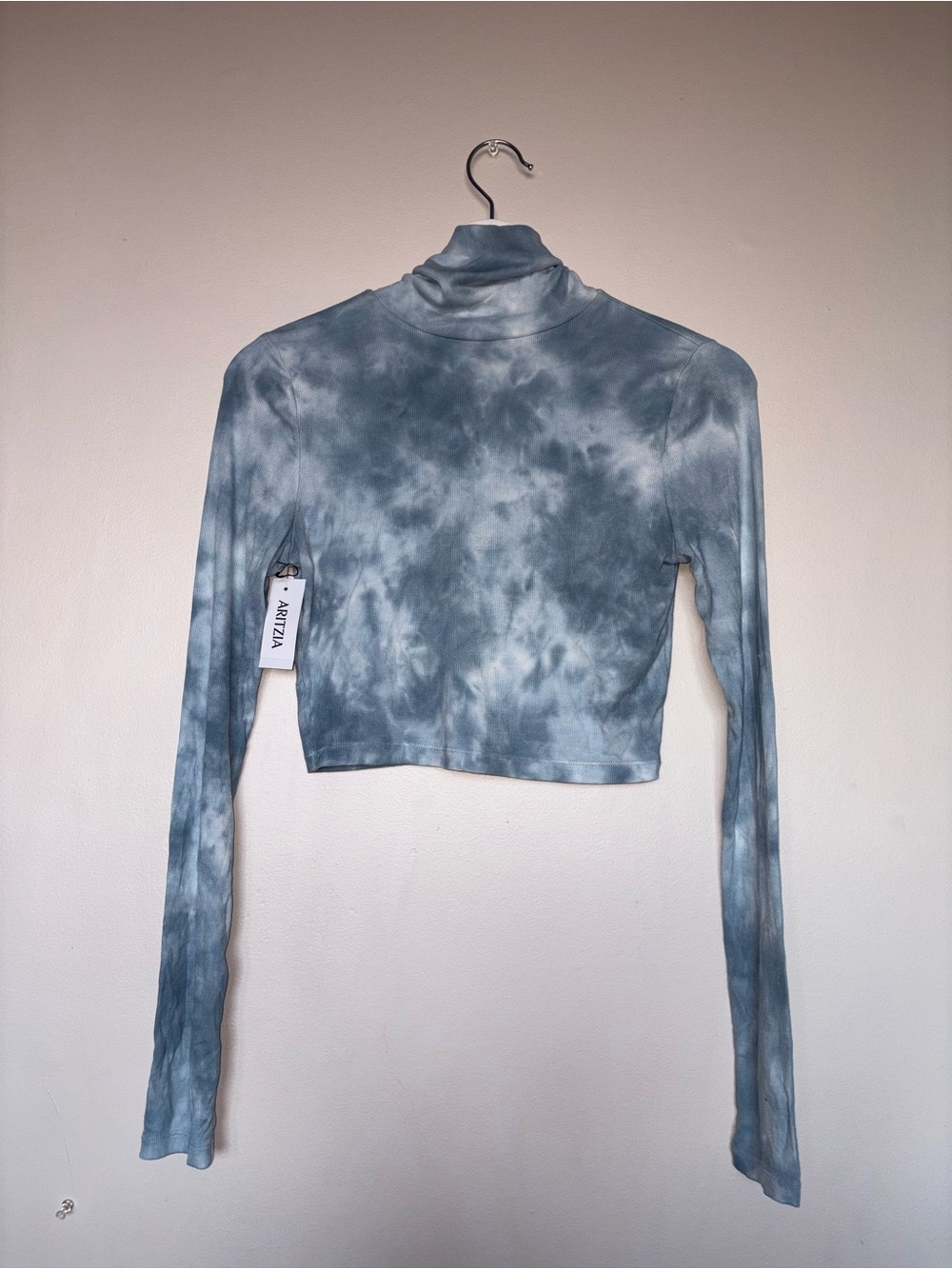 Aritzia Blue-Gray Tie-Dye Mock Neck Crop Top